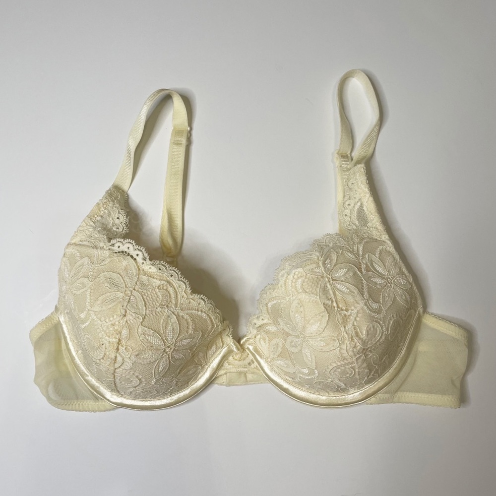 Wonderbra Style 7263 Demi Padded Push Up Bra Off White Lace Bra Size 36B